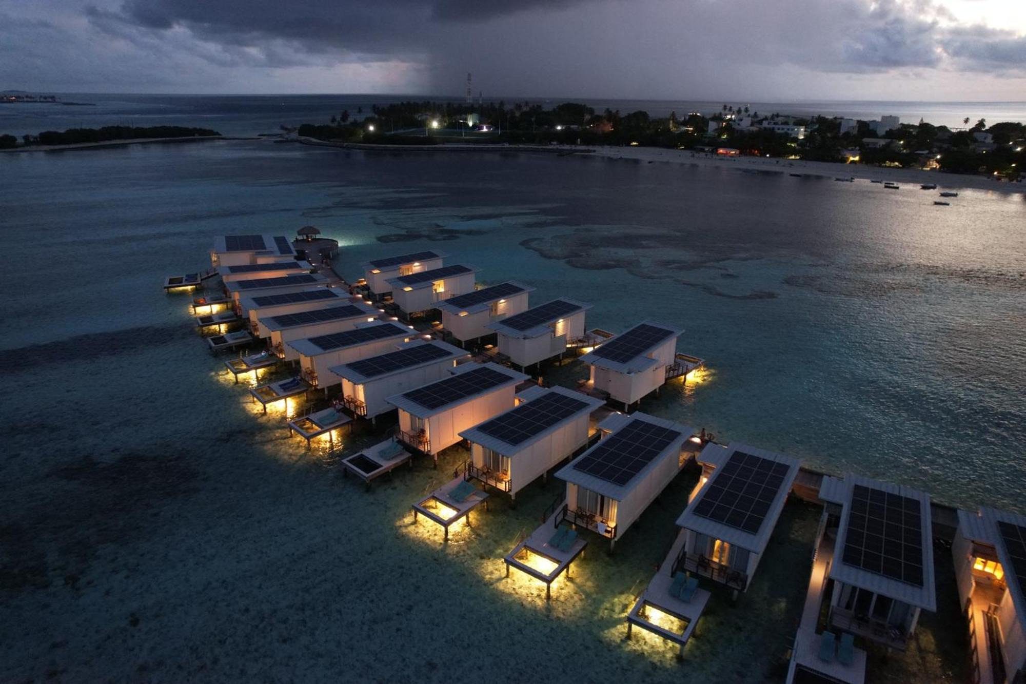 Holiday Inn Resort Kandooma Maldives - Kids Stay & Eat Free And Dive Free For Certified Divers For A Minimum 3 Nights Stay Guraidhoo  Kültér fotó